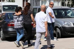Ka&ccedil;ırıldığı &ouml;ne s&uuml;r&uuml;len 14 yaşındaki kız İzmir'de bulundu