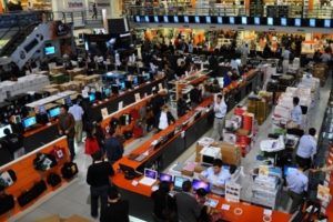 AVM'lerde teknoloji &uuml;r&uuml;n&uuml; satışları tırmanışa ge&ccedil;ti