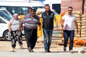 Uyuşturucu satan yaşlı &ccedil;ift yakalandı