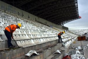 Eski 4 Eyl&uuml;l Stadyumu'nun yıkımına başlandı