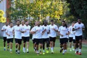 Galatasaray, Antalyaspor ma&ccedil;ı hazırlıklarını s&uuml;rd&uuml;rd&uuml;