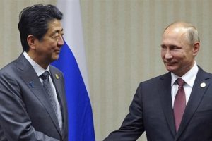 Japon lider Abe, Putin'i mindere davet etti
