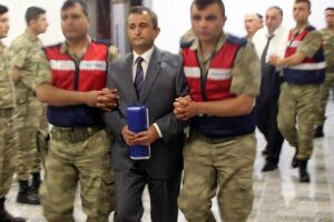 FET&Ouml;'c&uuml; generalin tabletinden uygunsuz filmler &ccedil;ıktı