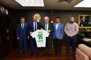 Bursaspor y&ouml;netiminden Bursa Emniyet M&uuml;d&uuml;r&uuml; Ak'a ziyaret