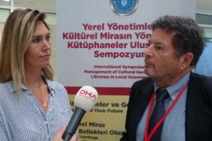 Yunan k&uuml;t&uuml;phane tarihi uzmanı Bursa'da konuştu