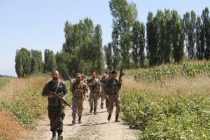 Ailesini katleden g&uuml;venlik g&ouml;revlisi her yerde aranıyor