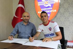 Karab&uuml;kspor, Trabzonspor'dan Ibanez'i renklerine kattı