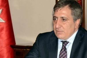Vali K&uuml;&ccedil;&uuml;k a&ccedil;ıkladı: Bursa'ya 100'den fazla okul a&ccedil;ılacak
