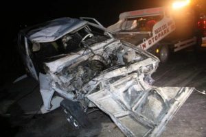 Alkoll&uuml; s&uuml;r&uuml;c&uuml; kaza yaptı: 1 &ouml;l&uuml;, 1 yaralı