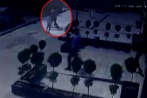 Eski karısıyla barışmak isteyen adam dehşet sa&ccedil;tı