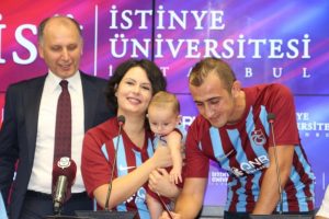 Trabzonspor, Bordo Maviş'i renklerine bağladı