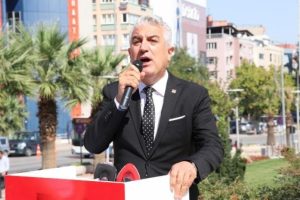 CHP'li Sancar: Atat&uuml;rk'&uuml; kalbimizden silemeyeceksiniz