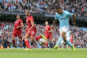 Manchester City, Liverpool'a gol oldu yağdı