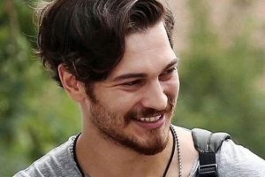 &Ccedil;ağatay Ulusoy'dan şaşırtan beğeni!