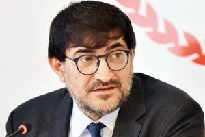 'Erkek reisse kadın itaat etmeli'