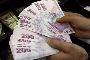 T&uuml;rk Lirası tarihte bir ilke imza attı!