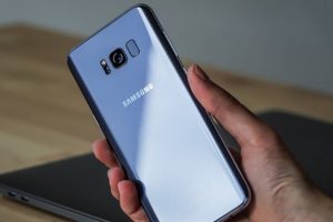 Samsung g&uuml;venlik a&ccedil;ığı bulanlara 200 bin dolar &ouml;deyecek