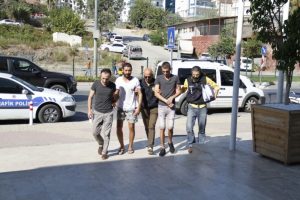 110 bin kişinin kart ve kimlik bilgilerini kopyalamışlar