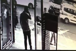 Otomobilin kurşun yağmuruna tutulduğu anlar kamerada