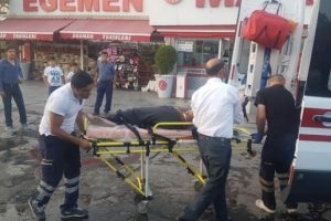 Kayınpeder gelinini bı&ccedil;akladı
