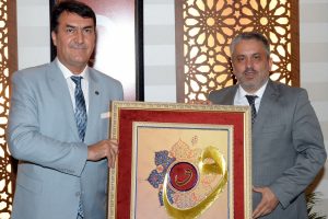 Bursa'da D&uuml;ndar'dan Salman'a 'hayırlı olsun' ziyareti
