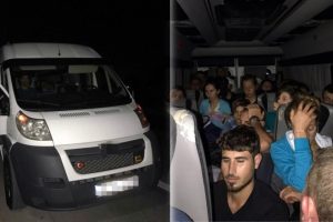 İnsan ka&ccedil;ak&ccedil;ısı minib&uuml;s&uuml;yle polise &ccedil;arptı