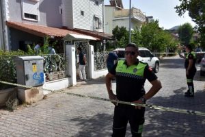 Lise &ouml;ğrencisi babasını &ouml;ld&uuml;rd&uuml;