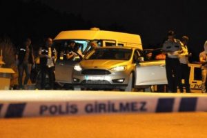 Otomobilin i&ccedil;inde &ouml;ld&uuml;r&uuml;lm&uuml;ş halde bulundu