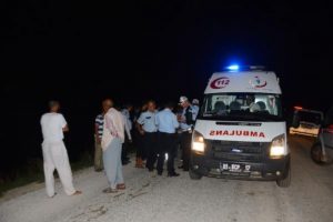 Otomobil sulama kanalına u&ccedil;tu; anne &ouml;ld&uuml;, oğlu yaralandı