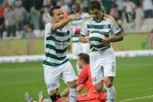 Bursaspor'da Stancu golc&uuml; kimliğine kavuştu