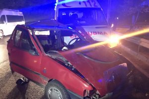 Bursa'da otomobil ambulansla çarpıştı: 1'i ağır 4 yaralı