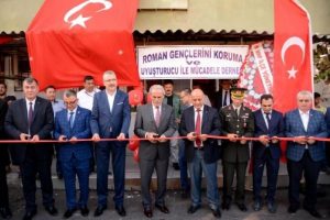 Bursa'da Roman vatandaşlar, uyuşturucu ile m&uuml;cadele derneği kurdu
