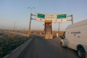 Damperi a&ccedil;ık kalan kamyon şaha kalktı