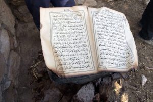 Yangında Kuran-ı Kerim dışında her şey k&uuml;l oldu