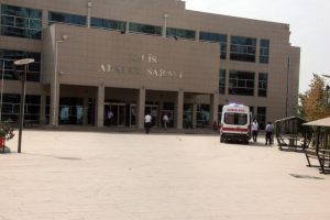 Adliyede ateş a&ccedil;ıldı: Yaralılar var