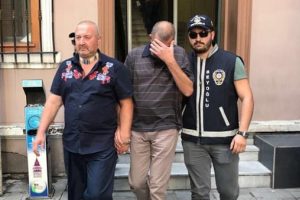 Kilise hırsızları yakayı ele verdi!