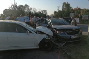 Bursa'da hava yastıkları 4 kişiyi &ouml;l&uuml;mden kurtardı