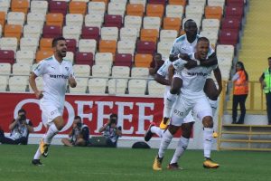 Bursaspor, Evkur Yeni Malatyaspor'u 4 golle ge&ccedil;ti