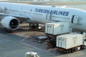 T&uuml;rk &ouml;ğrencilerin cenazeleri T&uuml;rkiye'ye getirildi