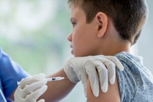 Çocuk aşıları tek iğnede toplandı!