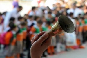 Eğitimde b&uuml;y&uuml;k kaos: &Ouml;ğretmenler ihra&ccedil; kaygısıyla dersbaşı yaptı!