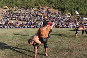 &Uuml;sk&uuml;p'te Yağlı G&uuml;reş Turnuvası