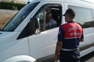 Bursa'da jandarmadan okul servislerine denetim
