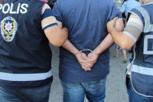 İstanbul'da FET&Ouml; operasyonu:10 g&ouml;zaltı