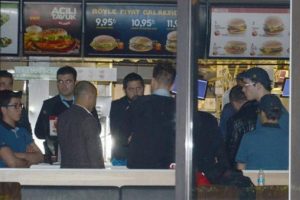 Fast food devine soygun mağdurundan dava!