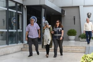 Bursa'da 9 aylık hamile hırsız yakalandı!