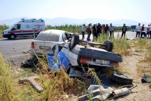 Manisa'da feci kaza: 2 &ouml;l&uuml;, 7 yaralı