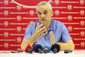 Antalyaspor'da Rıza &Ccedil;alımbay istifa etti