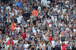 Vodafone Park'ta gerginlik: G&ouml;zaltılar var