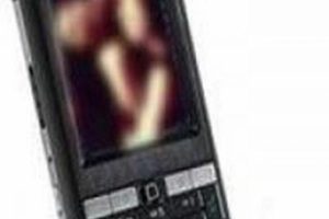 Bankacıya m&uuml;şterisinden &ccedil;ıplak şantaj! "Duştayken &ccedil;ekmiş"